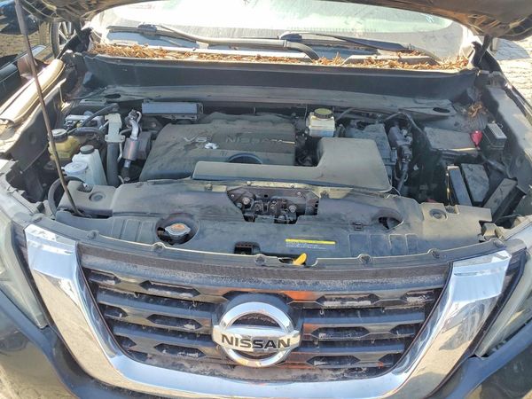2020 NISSAN PATHFINDER Platinum — Engine bay