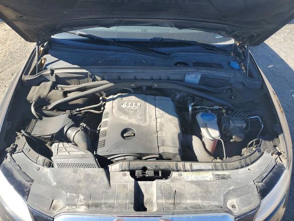 2015 AUDI Q5 Premium Plus — Engine bay