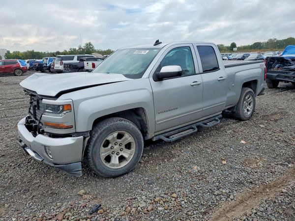 2018 CHEVROLET SILVERADO LT — Front 3/4