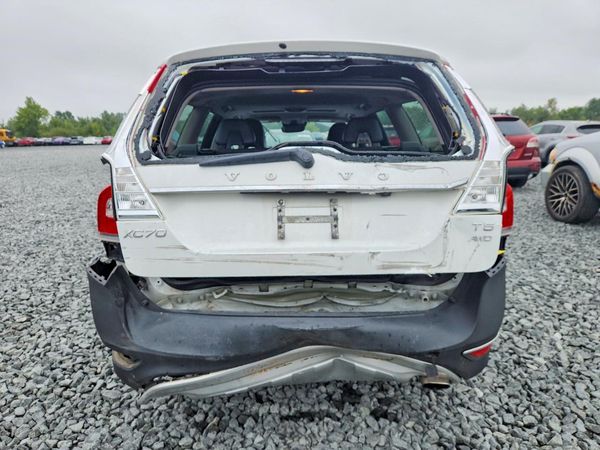 2016 VOLVO XC70 SV35 Platinum