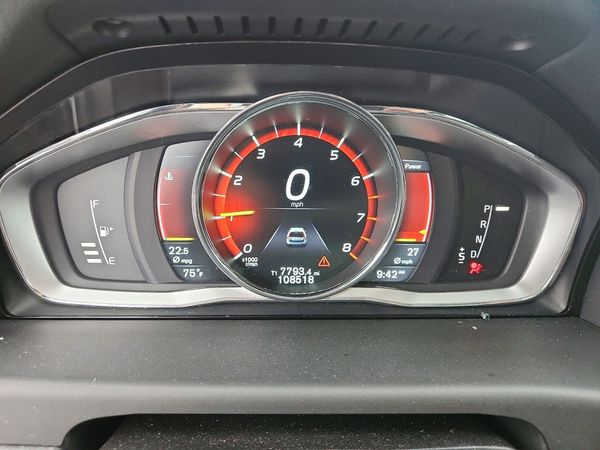 2016 VOLVO XC70 SV35 Platinum