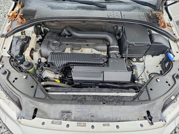 2016 VOLVO XC70 SV35 Platinum