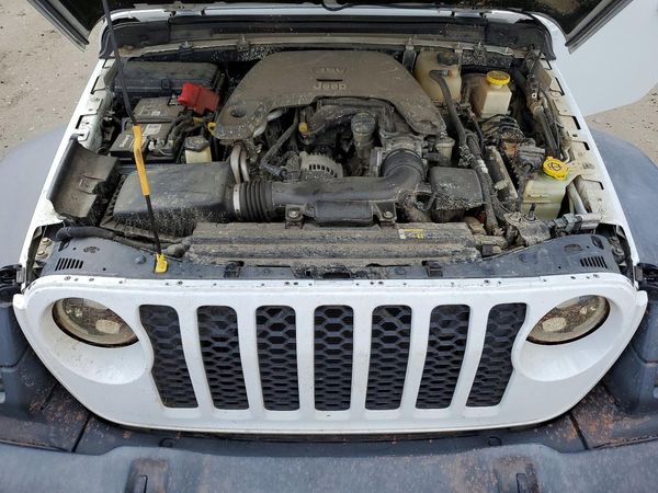 2020 JEEP GLADIATOR — Engine bay