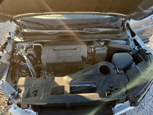 2025 HONDA PILOT — Engine bay