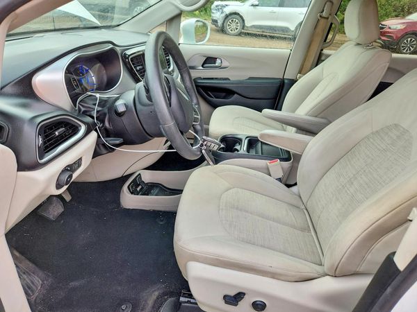 2018 CHRYSLER PACIFICA Touring Plus — DENT