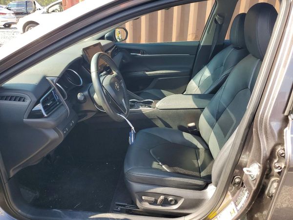 2022 TOYOTA CAMRY XLE