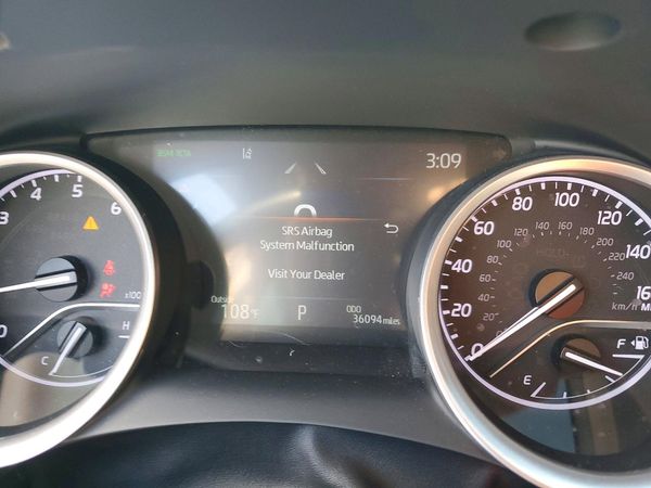 2022 TOYOTA CAMRY XLE