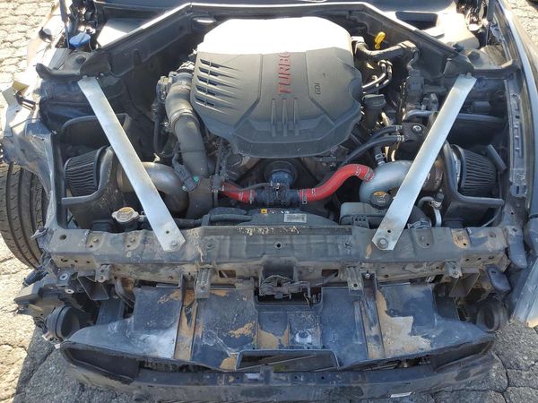 2018 KIA STINGER — Engine bay