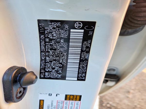 2014 TOYOTA PRIUS — VINS