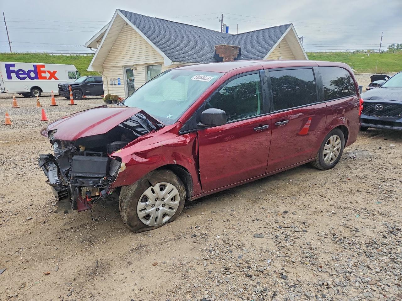 2019 DODGE GRAND CARAVAN SE — Front 3/4