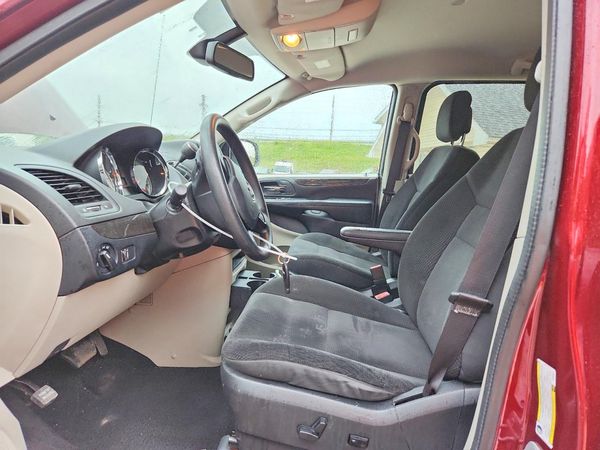 2019 DODGE GRAND CARAVAN SE — DENT