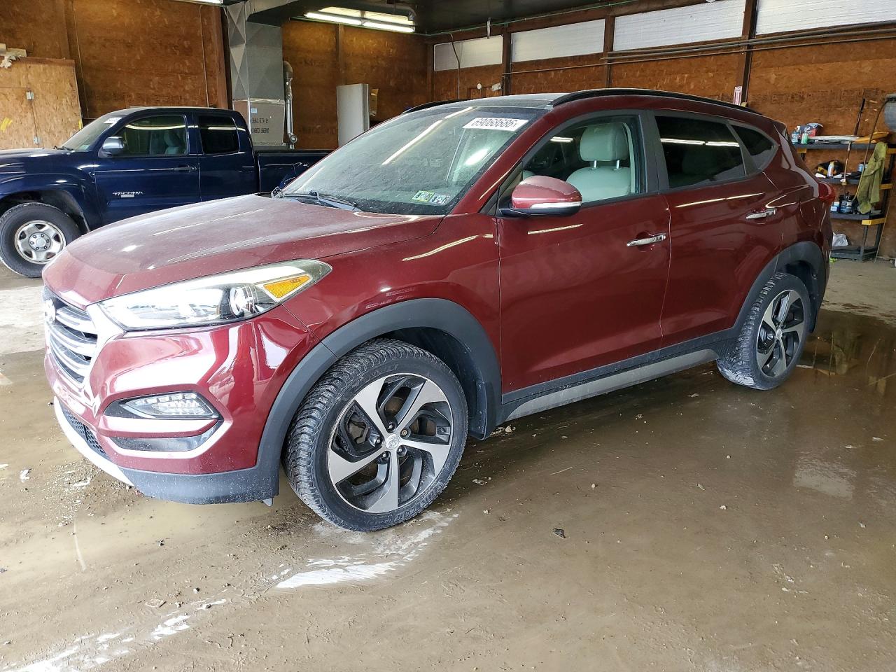 2017 HYUNDAI TUCSON — Front 3/4