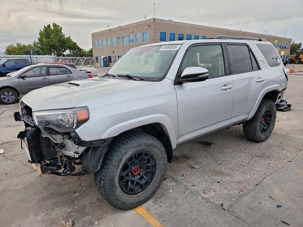2022 TOYOTA 4RUNNER — DSFA — Front 3/4