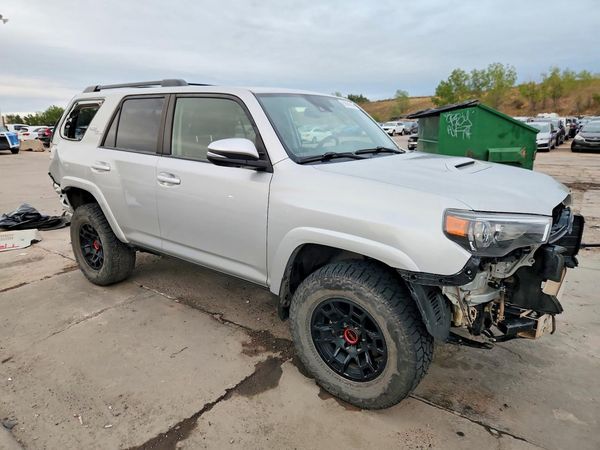 2022 TOYOTA 4RUNNER TRD Offroad Prem — Passenger 3/4