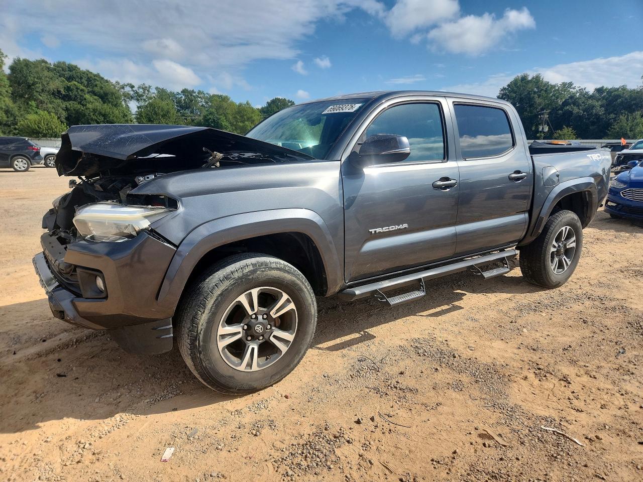 2017 TOYOTA TACOMA — Front 3/4