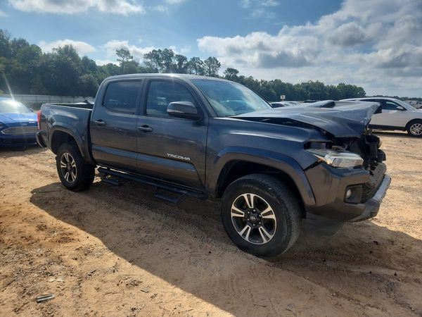 2017 TOYOTA TACOMA — Passenger 3/4