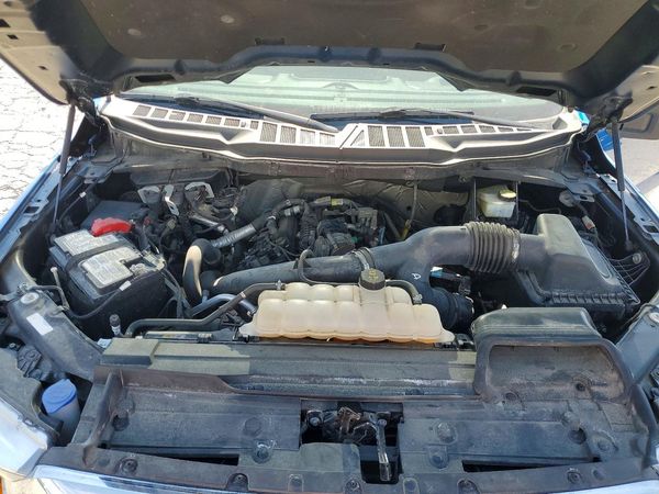 2021 FORD F150 — Engine bay