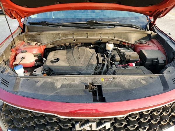 2022 KIA SORENTO LX — Engine bay