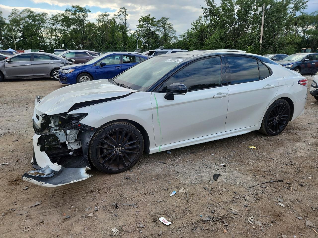 2020 TOYOTA CAMRY XSE — Front 3/4