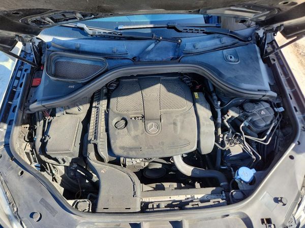 2015 MERCEDES-BENZ ML ML350 — Engine bay