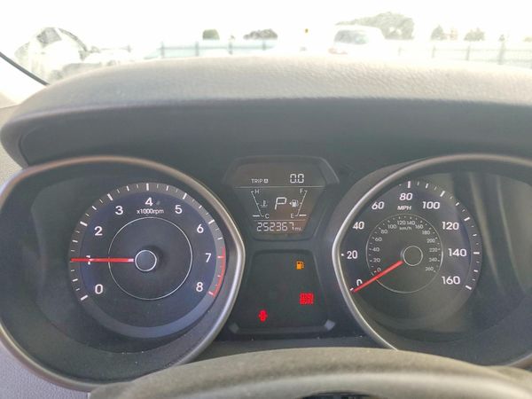 2014 HYUNDAI ELANTRA GLS(Middle)
