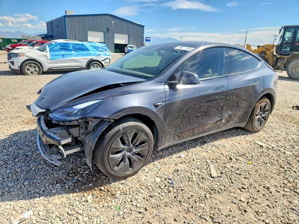 2025 TESLA MODEL Y — DSFA — Front 3/4