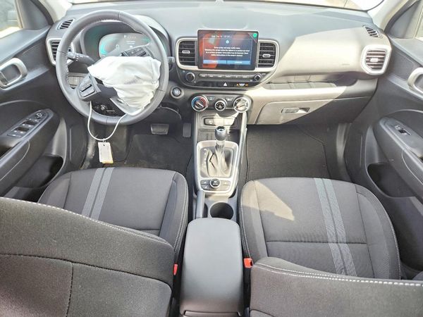 2026 HYUNDAI VENUE SEL, SEL w/ 2-Tone Roof — CKPT