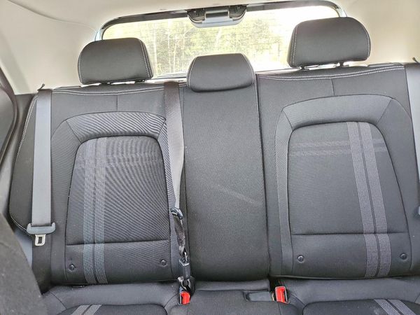 2026 HYUNDAI VENUE SEL, SEL w/ 2-Tone Roof — SUVN