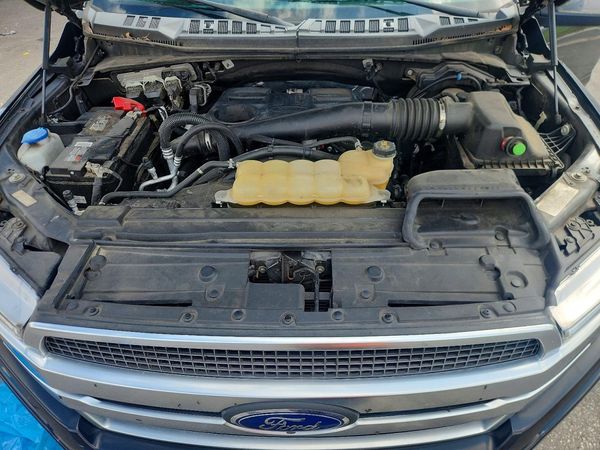 2020 FORD F150 — Engine bay
