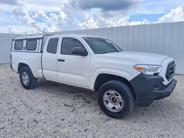 2023 TOYOTA TACOMA SR5 — Passenger 3/4