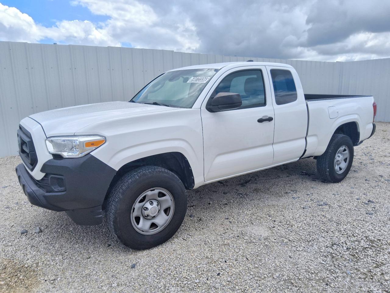 2023 TOYOTA TACOMA SR5 — Front 3/4