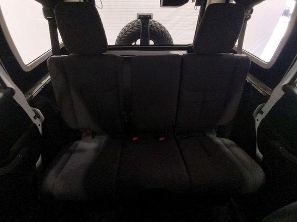2016 JEEP WRANGLER UNLIMITED Sport — SUVN