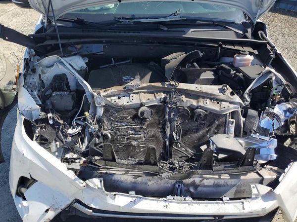 2019 TOYOTA HIGHLANDER — Engine bay
