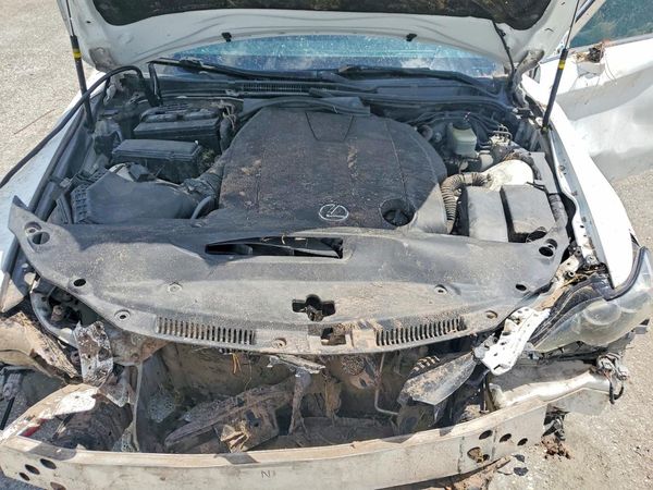 2014 LEXUS IS 250 — Engine bay