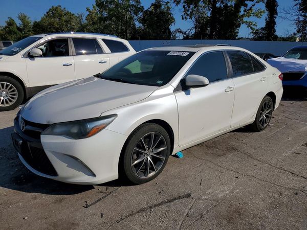 2015 TOYOTA CAMRY