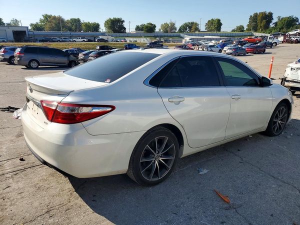 2015 TOYOTA CAMRY
