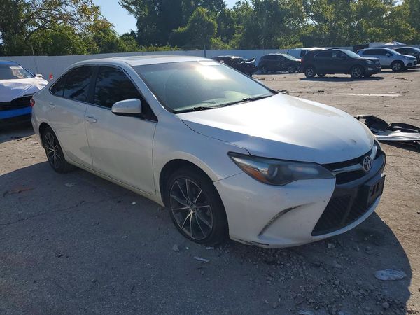 2015 TOYOTA CAMRY