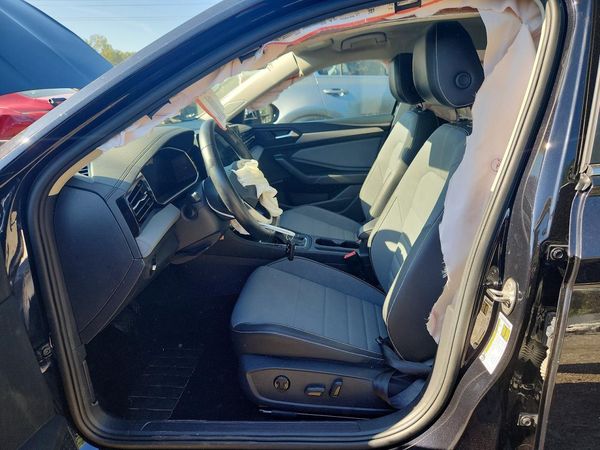 2025 VOLKSWAGEN JETTA — DENT