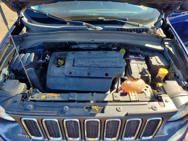 2016 JEEP RENEGADE Sport — Engine bay