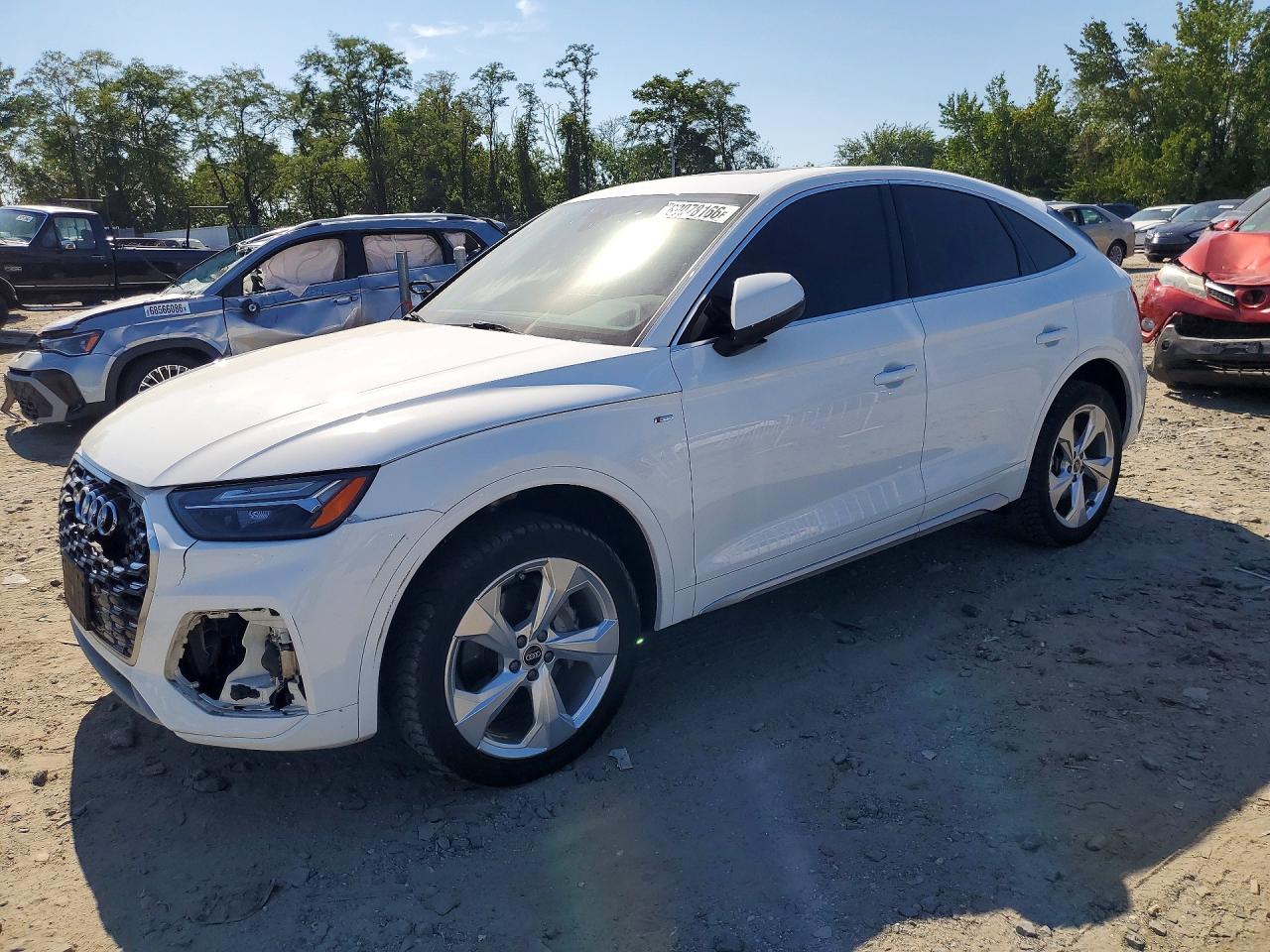 2021 AUDI Q5 quattro Premium Plus — Front 3/4