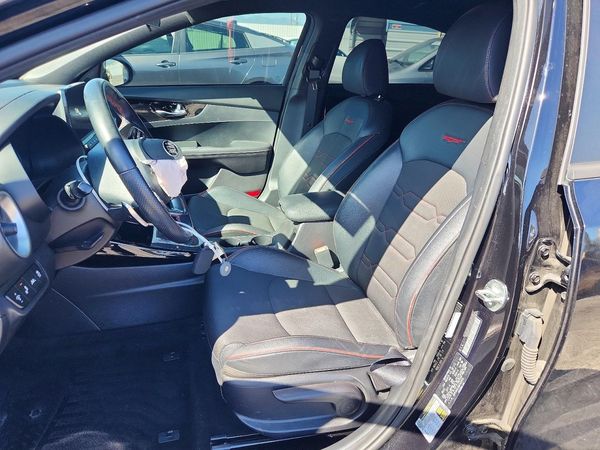 2021 KIA FORTE — DENT