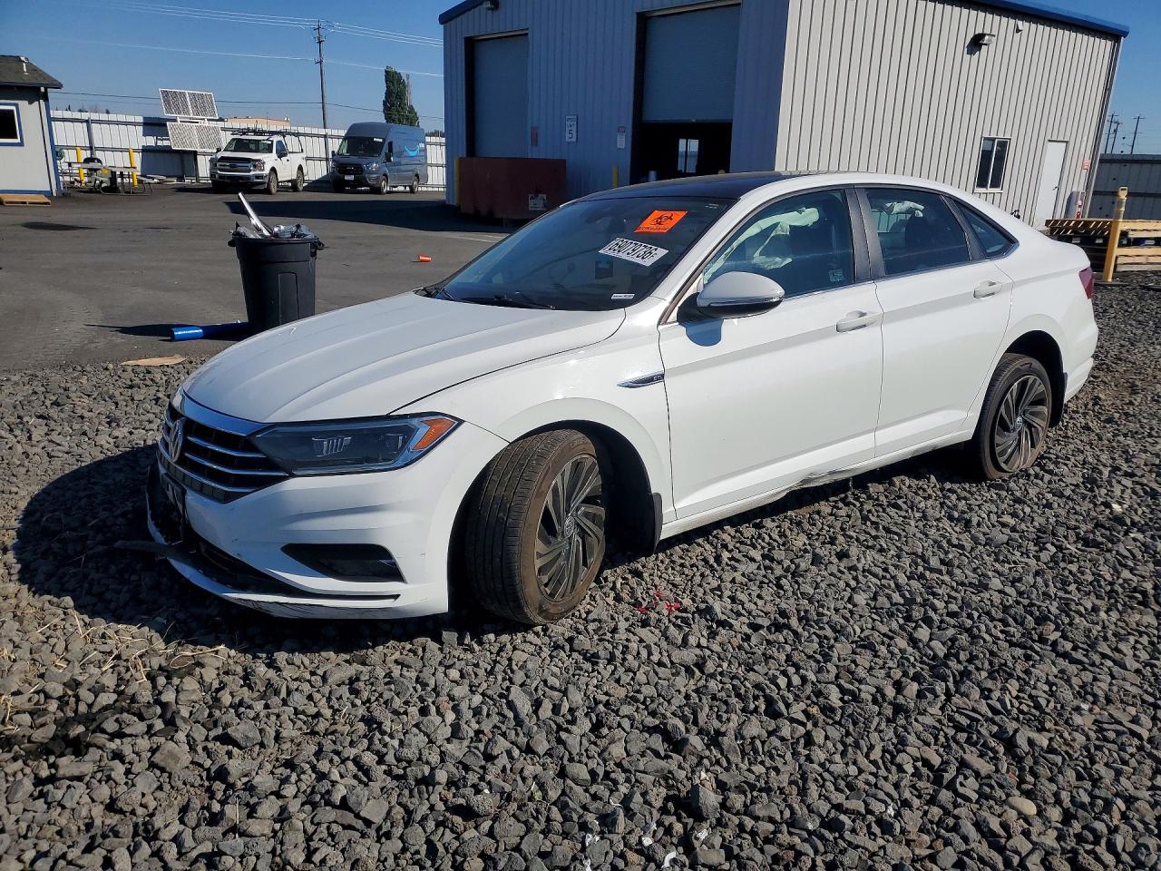 2019 VOLKSWAGEN JETTA — Front 3/4
