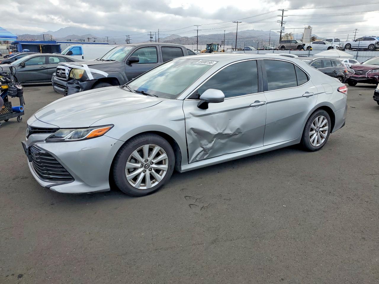 2018 TOYOTA CAMRY L/LE/SE/XLE — Front 3/4