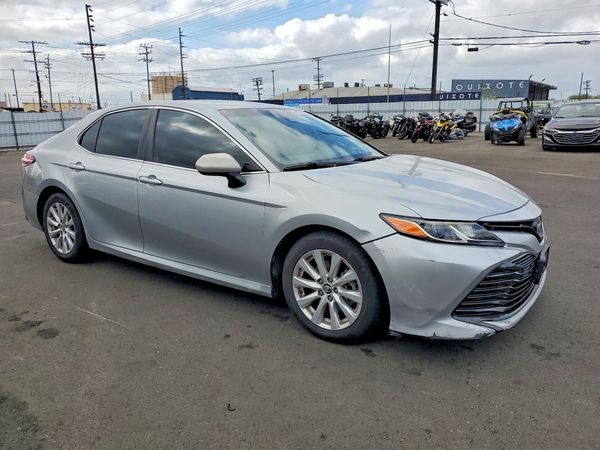 2018 TOYOTA CAMRY L/LE/SE/XLE — Passenger 3/4