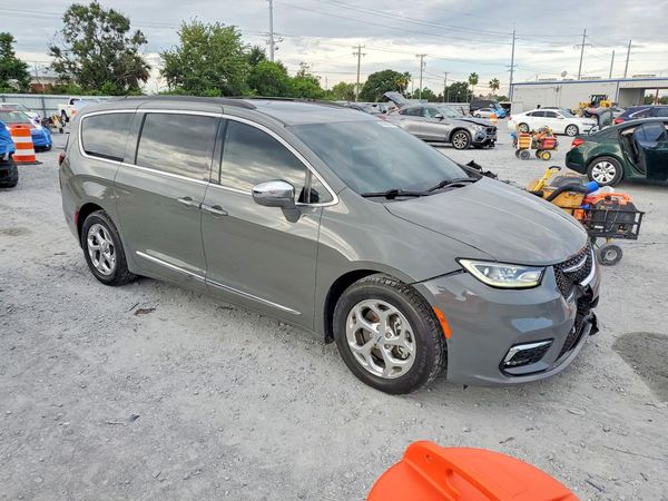 2022 CHRYSLER PACIFICA — Passenger 3/4