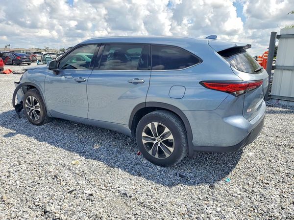2021 TOYOTA HIGHLANDER XLE Nav