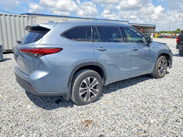 2021 TOYOTA HIGHLANDER XLE Nav