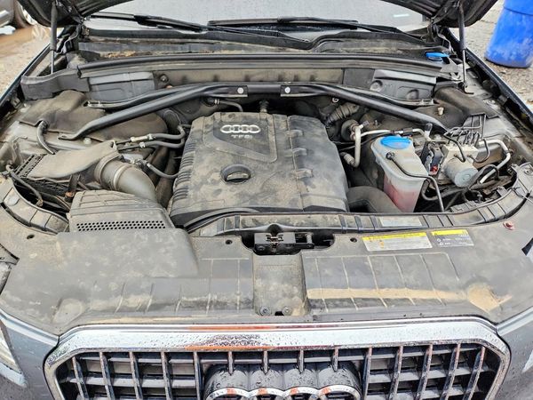 2016 AUDI Q5 — Engine bay