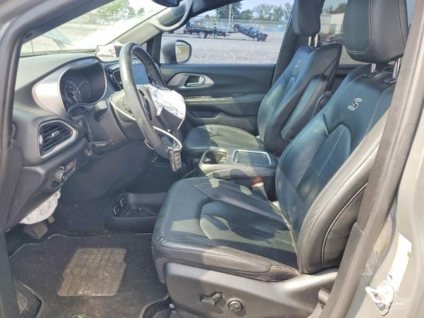 2020 CHRYSLER PACIFICA — DENT
