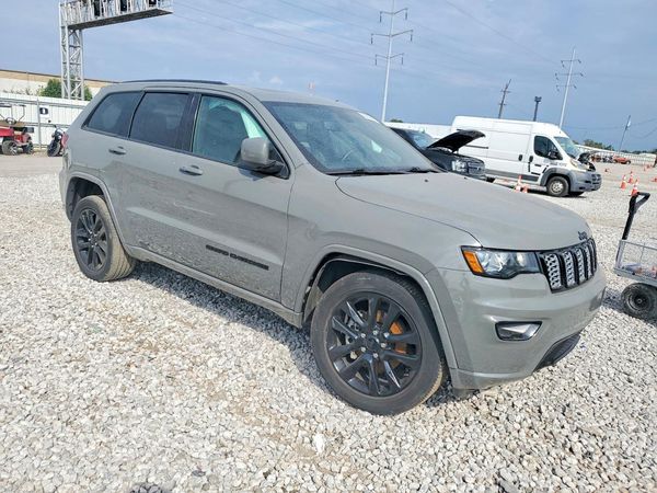 2020 JEEP GRAND CHEROKEE — Passenger 3/4